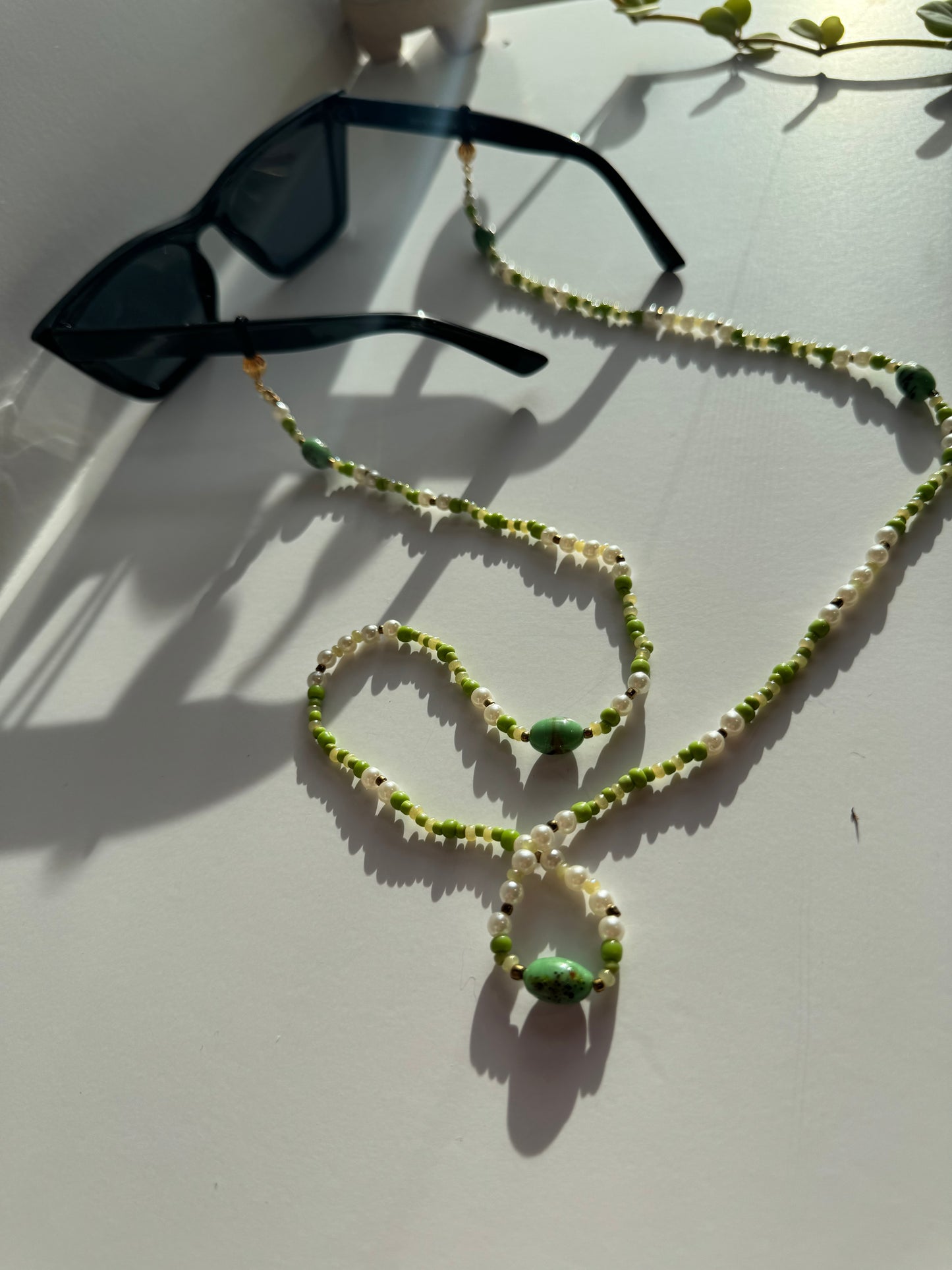 "Feel the Groove" Sunglasses Chain