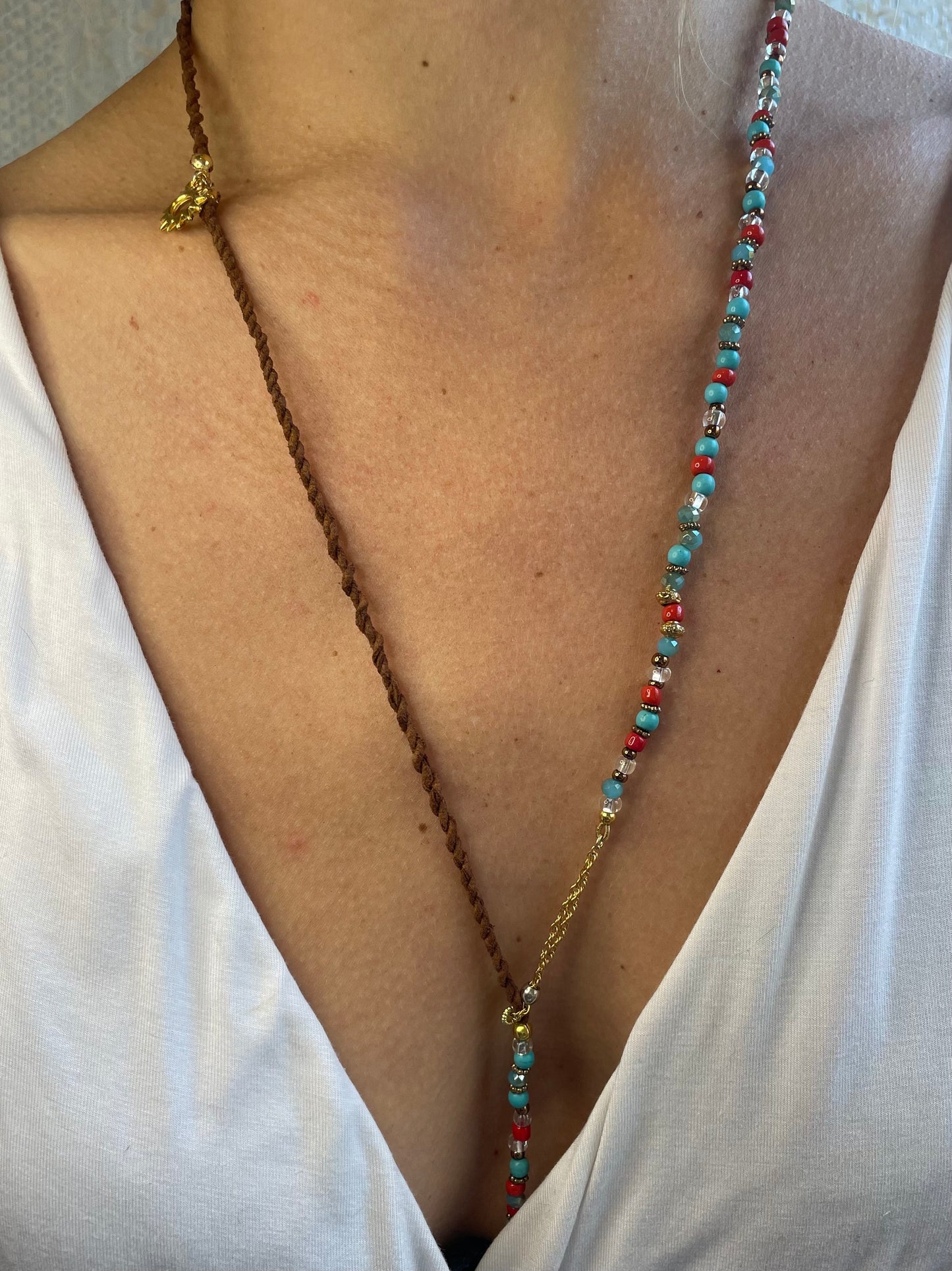 Stand Back Adaptable Accessory Chain
