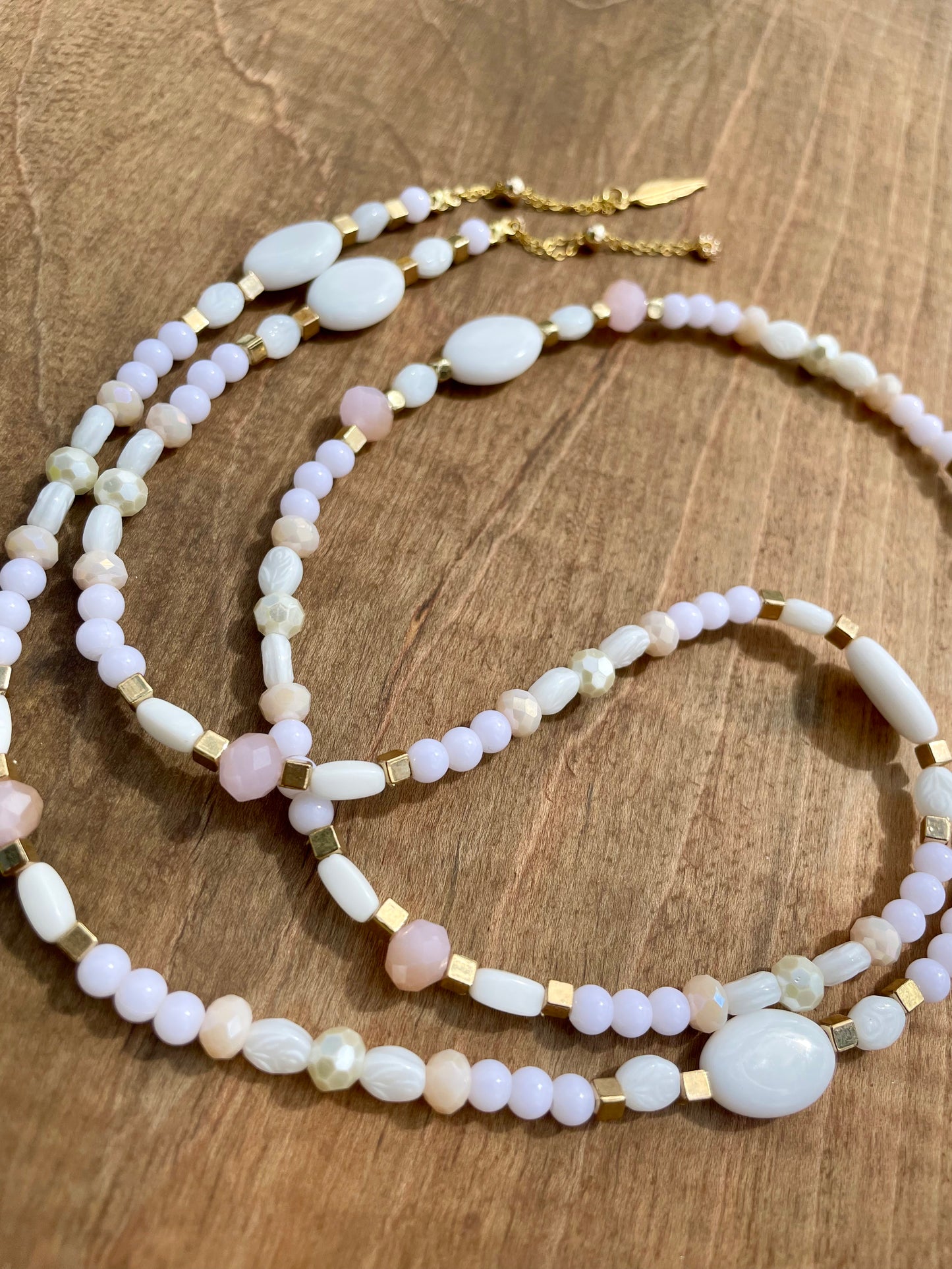 White Room Adaptable Accessory Chain